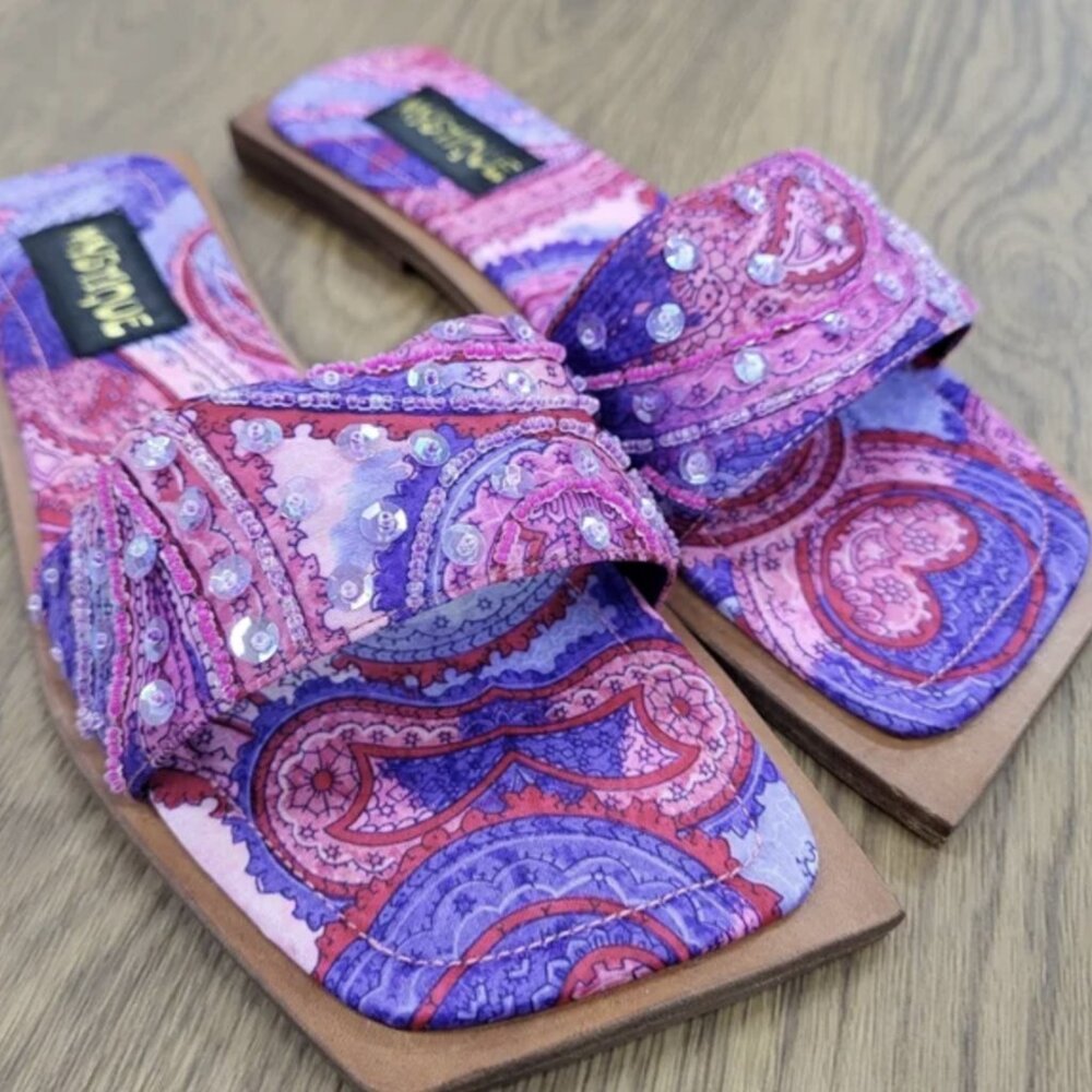 MYSTIQUE Boutique Pink Multicolor Slip on Sandals Sz 7